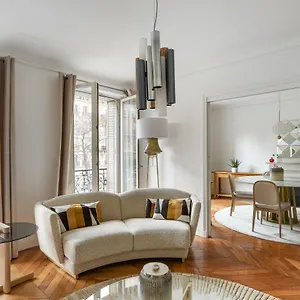 luxurious-apartment-next-to-arc-de-triomphe.fr-paris.fr/